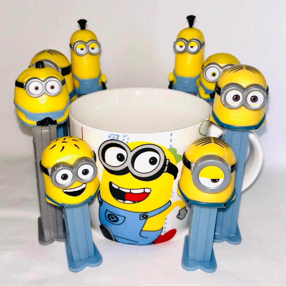 Despicable Me Minions Mug & PEZ Lot Golfing Minion Movie